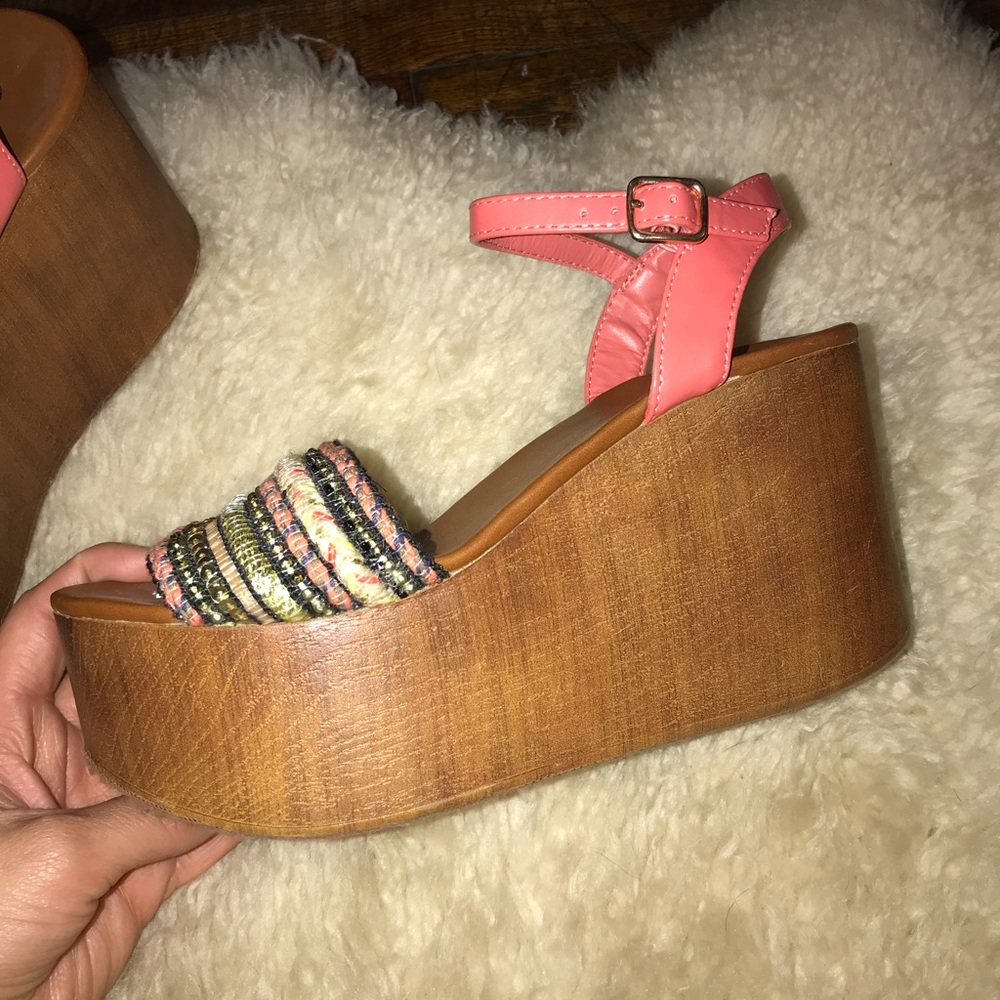 High Platform Sandals - Picture 4 of 6